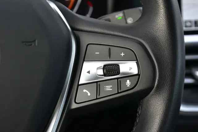 BMW 3 Series view 20