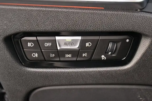 BMW 3 Series view 22