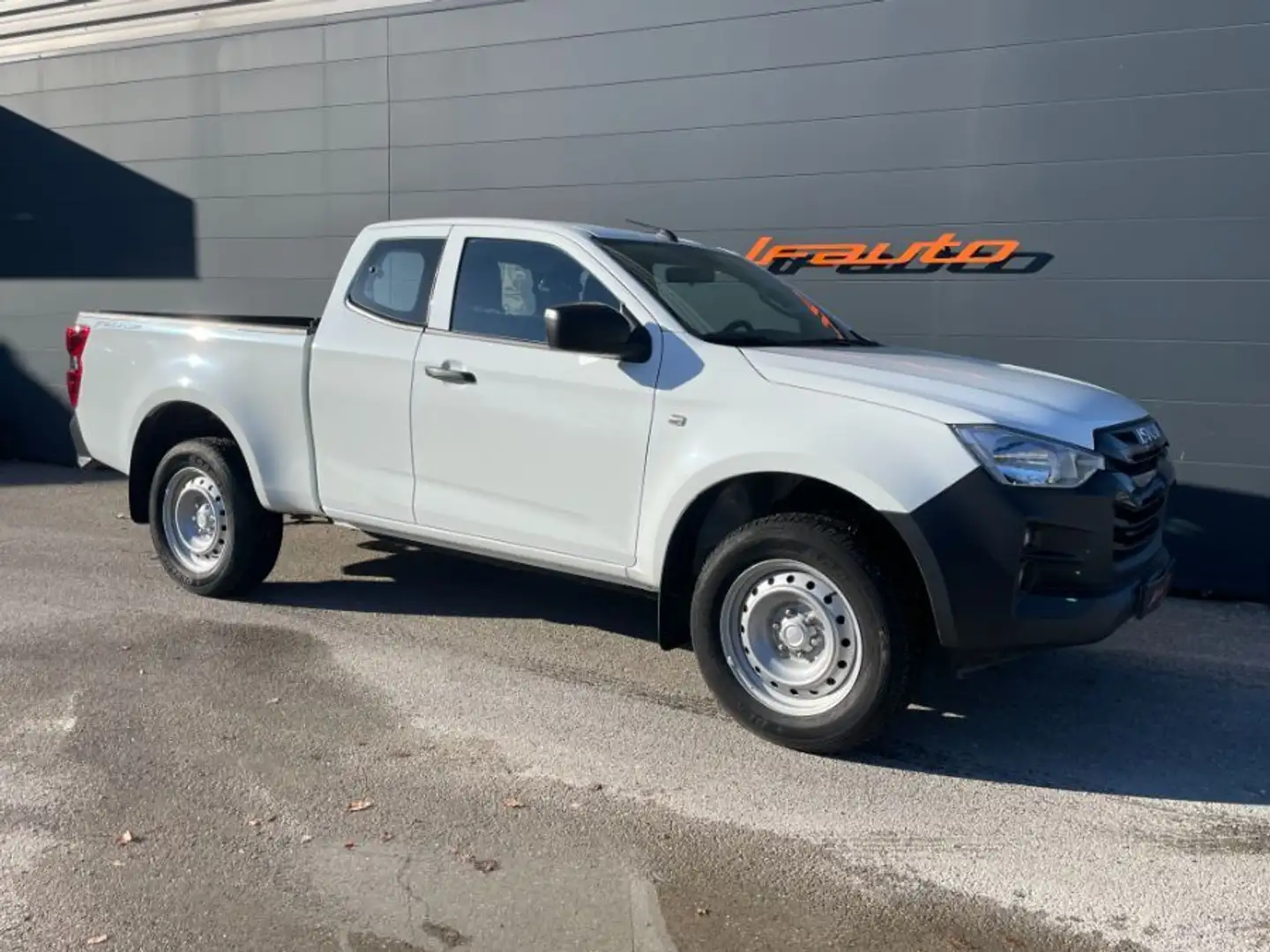 Isuzu D-Max 1.9 4X4 N57 MT Weiß - 1