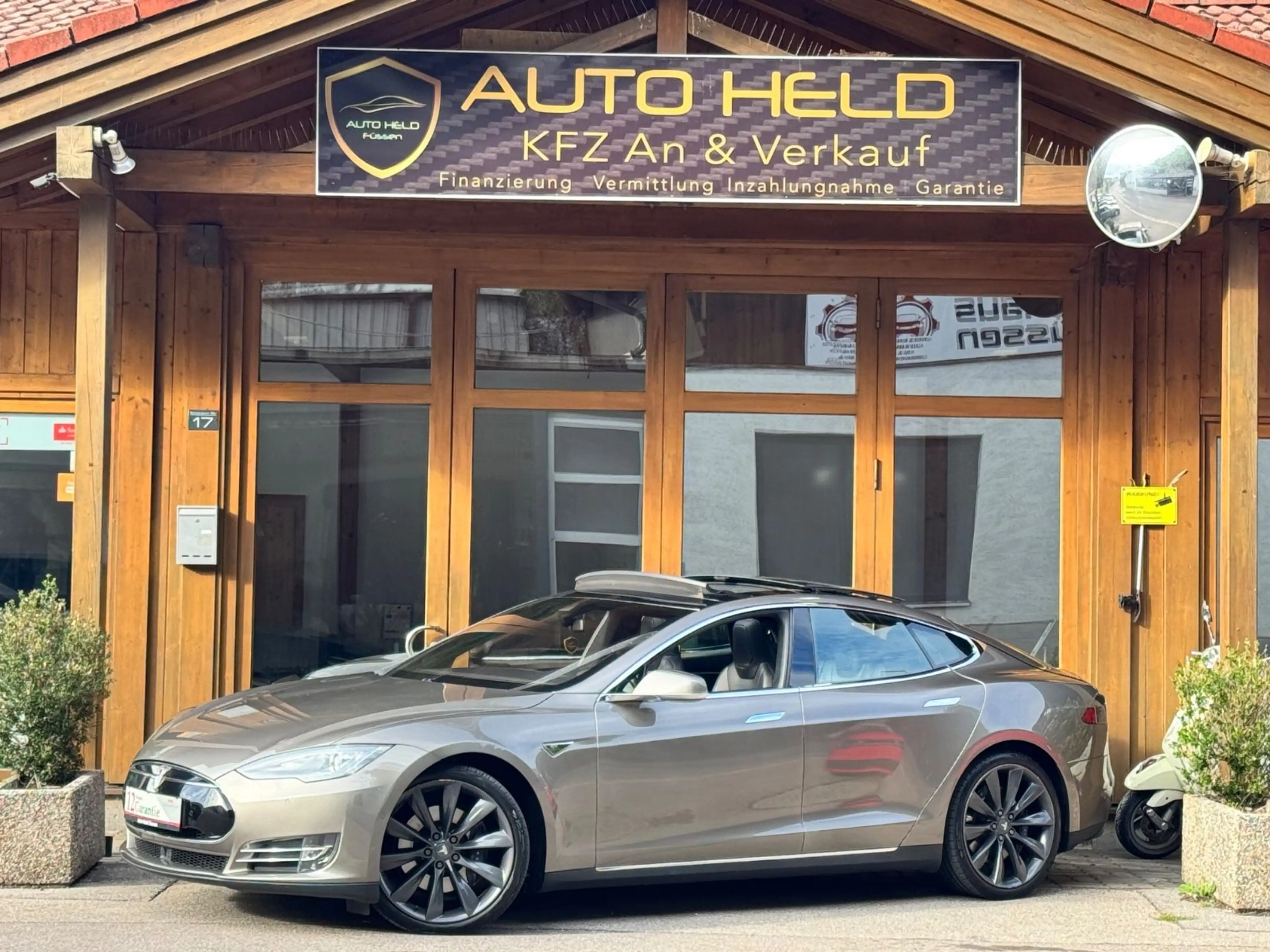 Tesla Model S 85D Supercharger free Turbine Pano 7-Sitzer