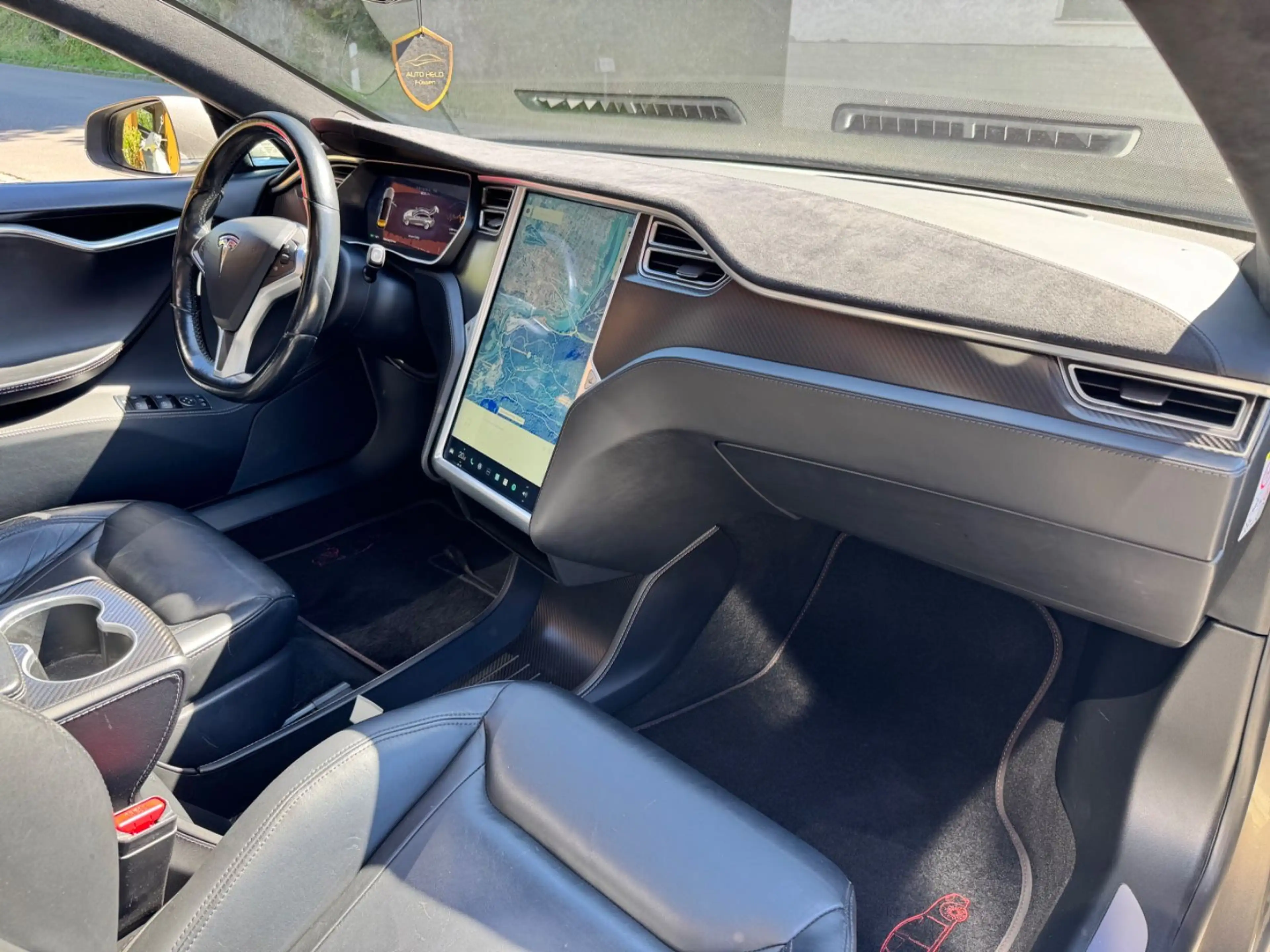 Tesla Model S 85D Supercharger free Turbine Pano 7-Sitzer — photo 11
