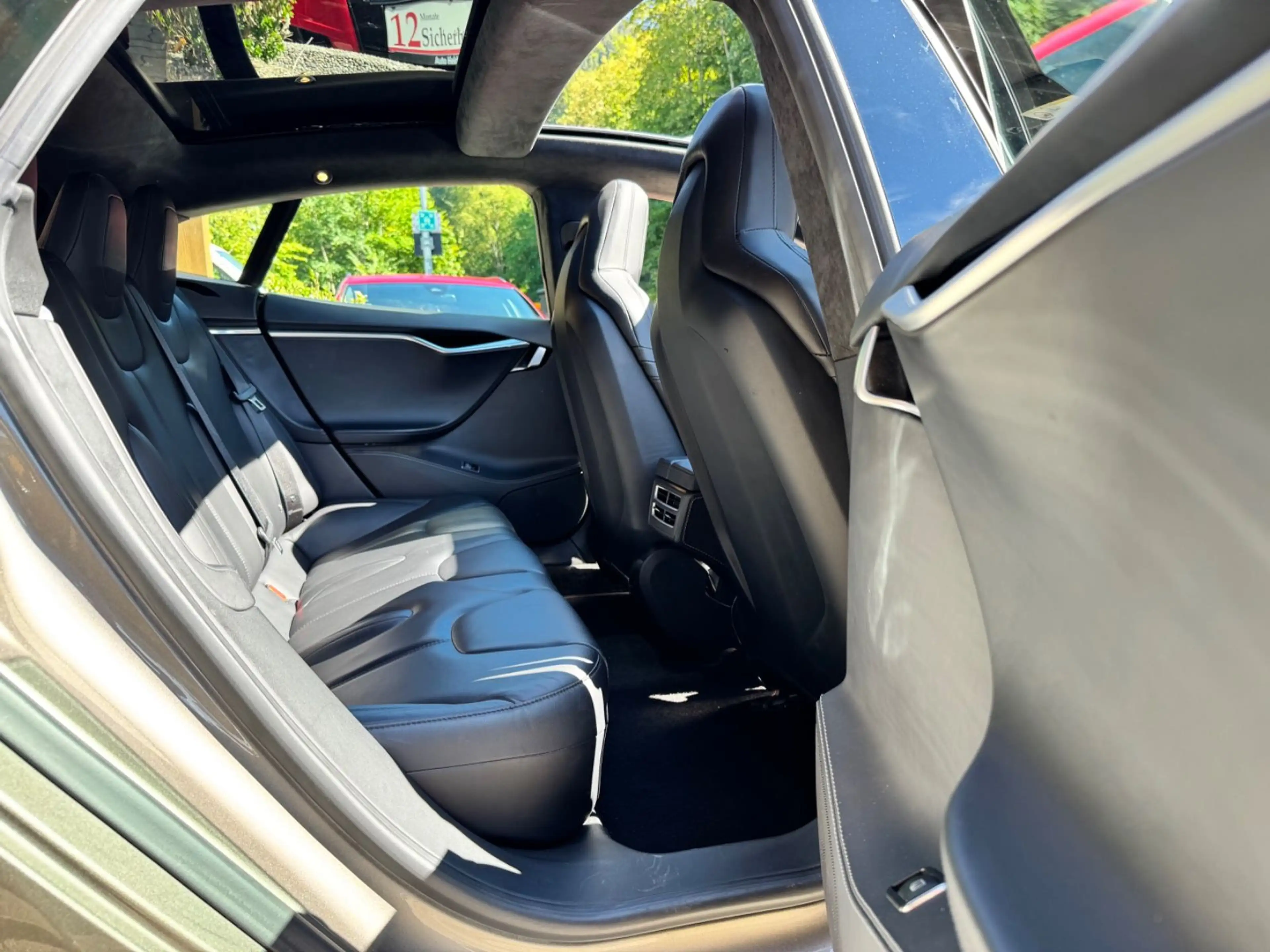 Tesla Model S 85D Supercharger free Turbine Pano 7-Sitzer — photo 15
