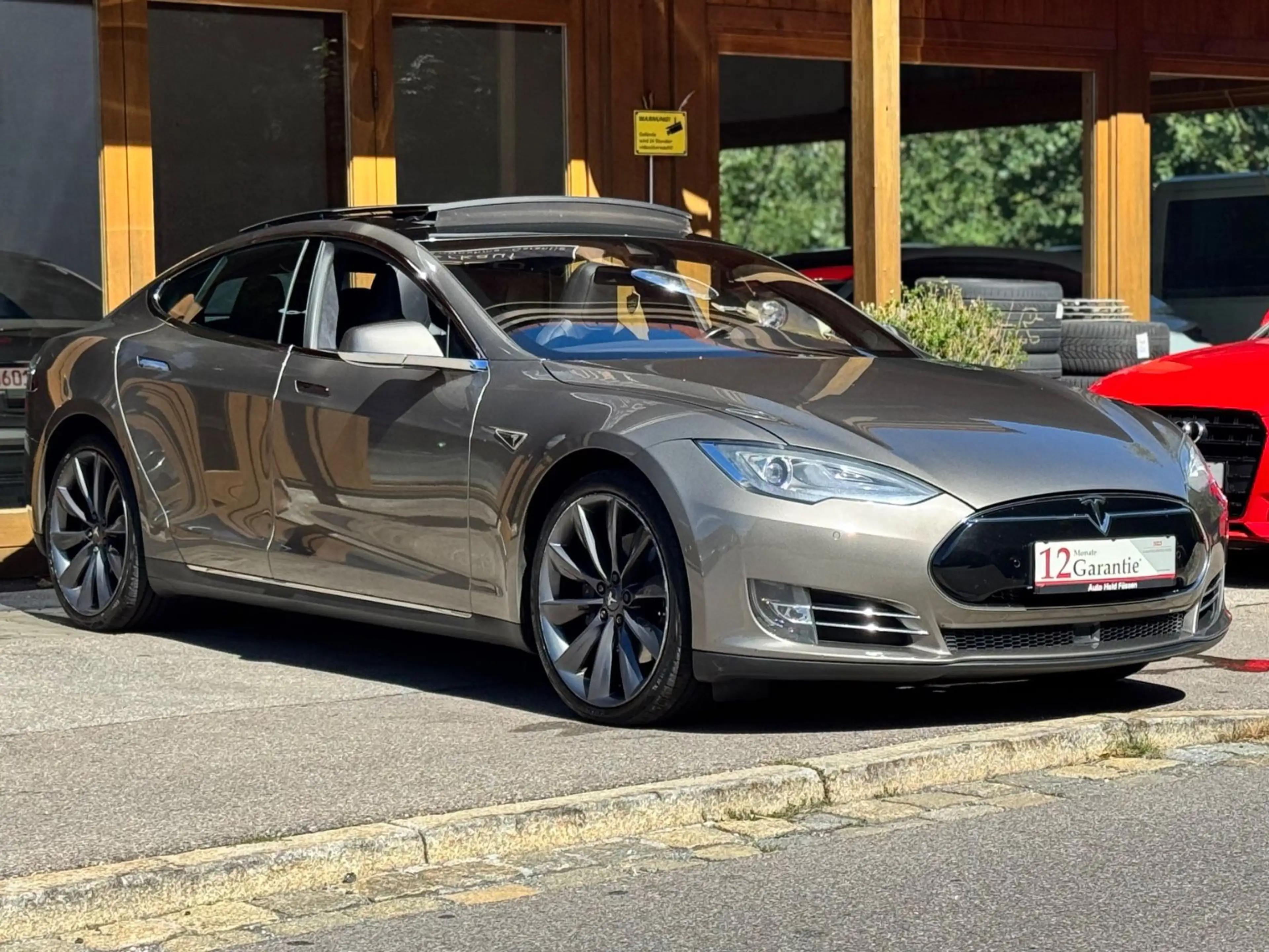 Tesla Model S 85D Supercharger free Turbine Pano 7-Sitzer — photo 4