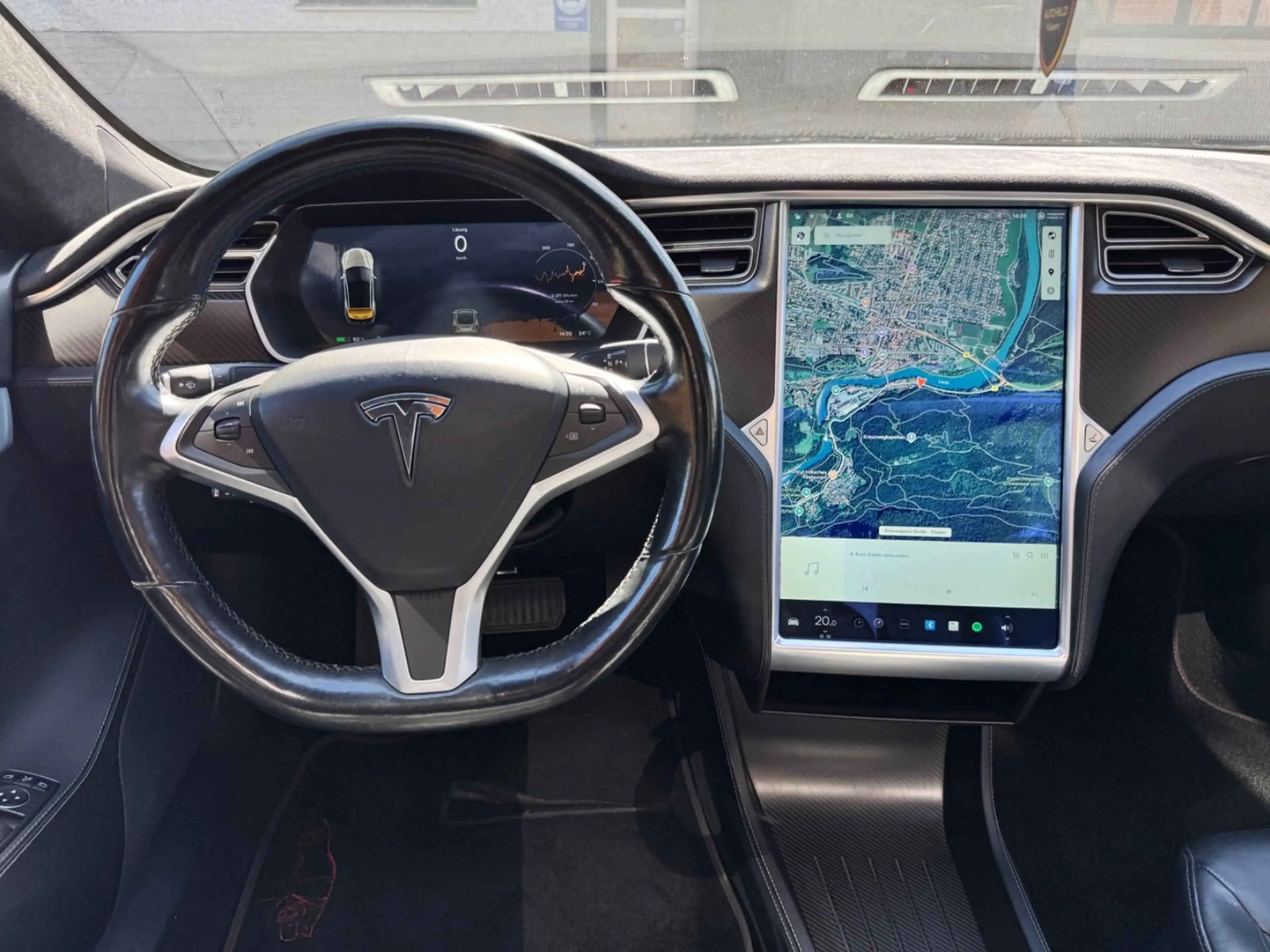 Tesla Model S 85D Supercharger free Turbine Pano 7-Sitzer — photo 13