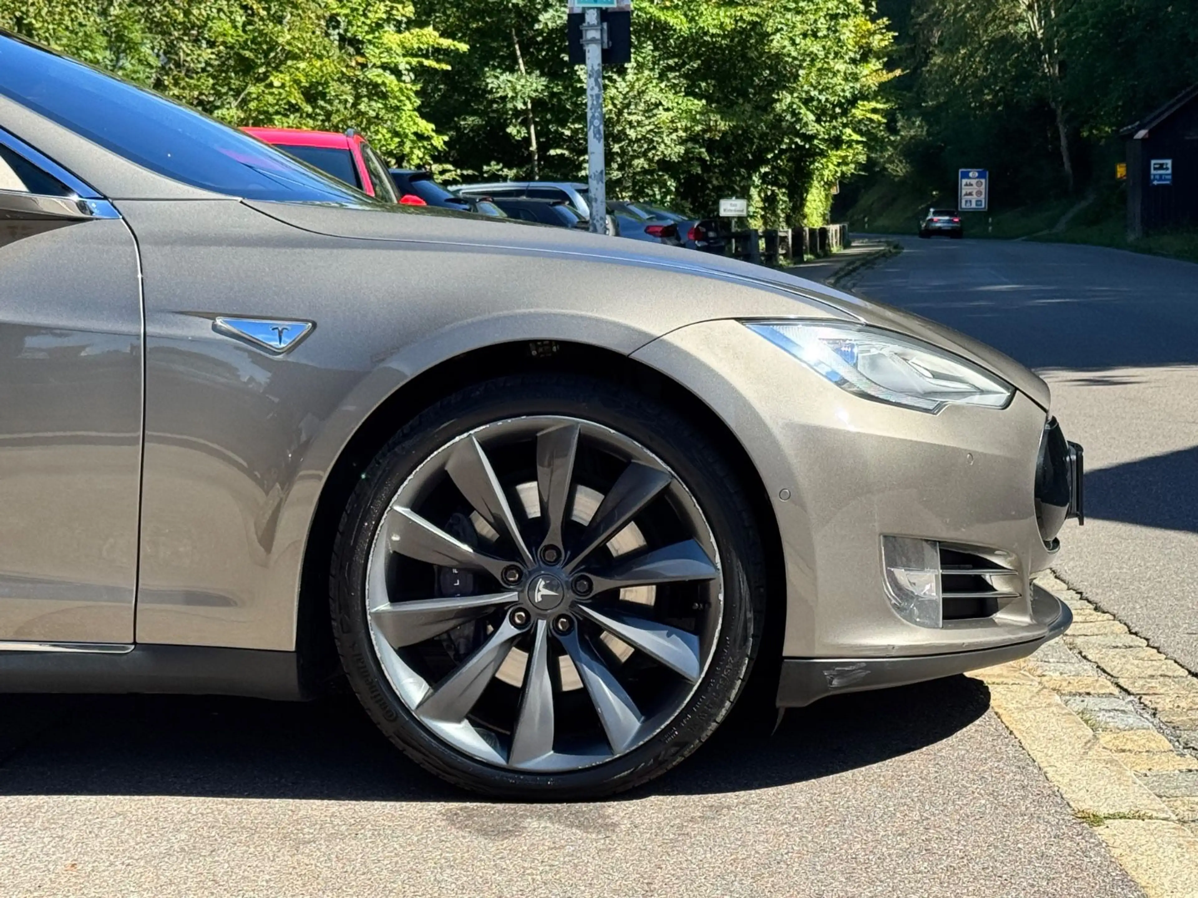 Tesla Model S 85D Supercharger free Turbine Pano 7-Sitzer — photo 8