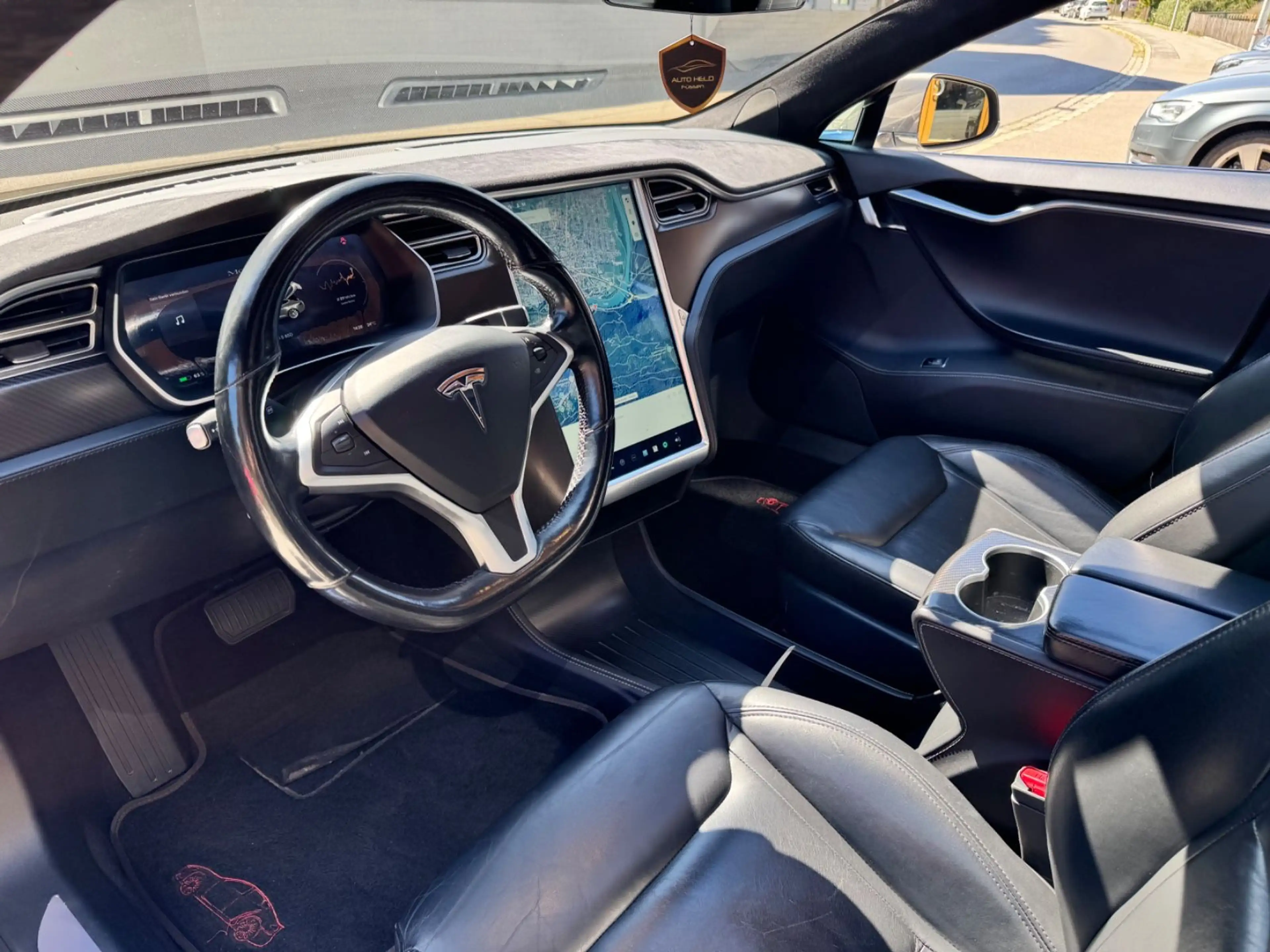 Tesla Model S 85D Supercharger free Turbine Pano 7-Sitzer — photo 9