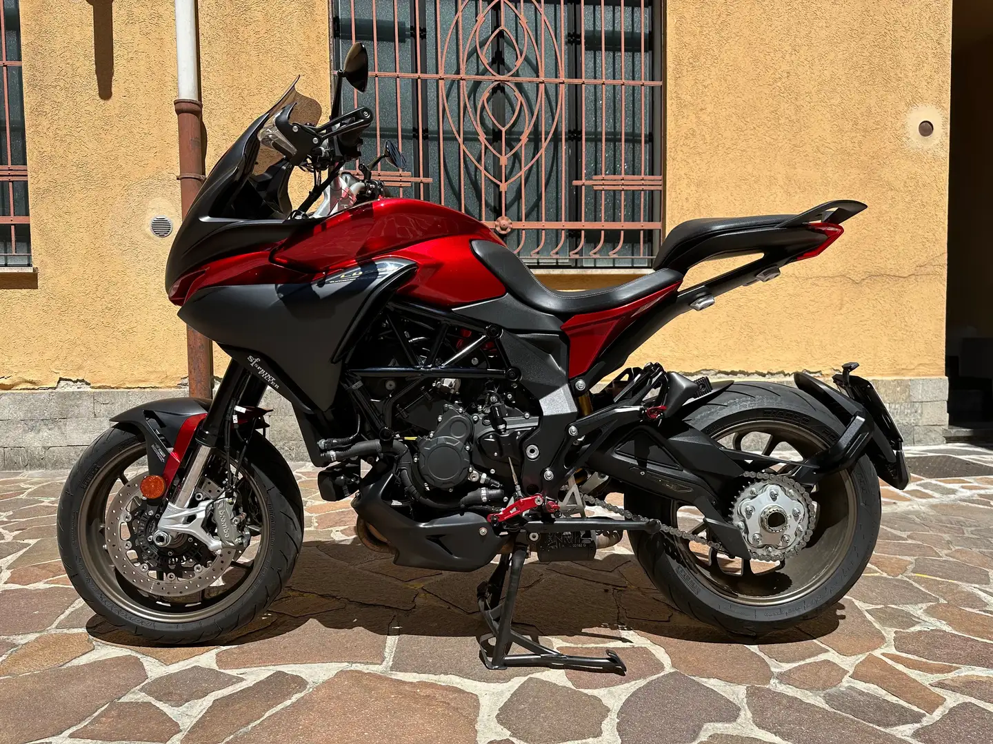 MV Agusta Turismo Veloce 800 Lusso Rosso - 1
