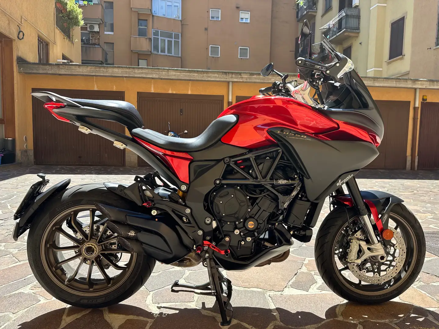 MV Agusta Turismo Veloce 800 Lusso Rosso - 2