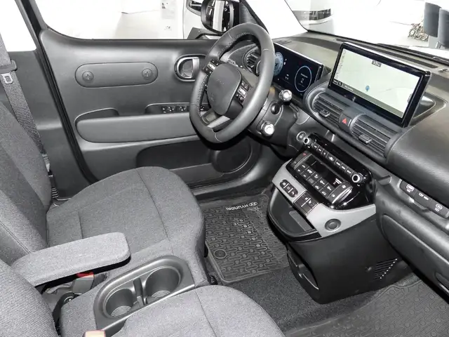 Hyundai Inster view 4