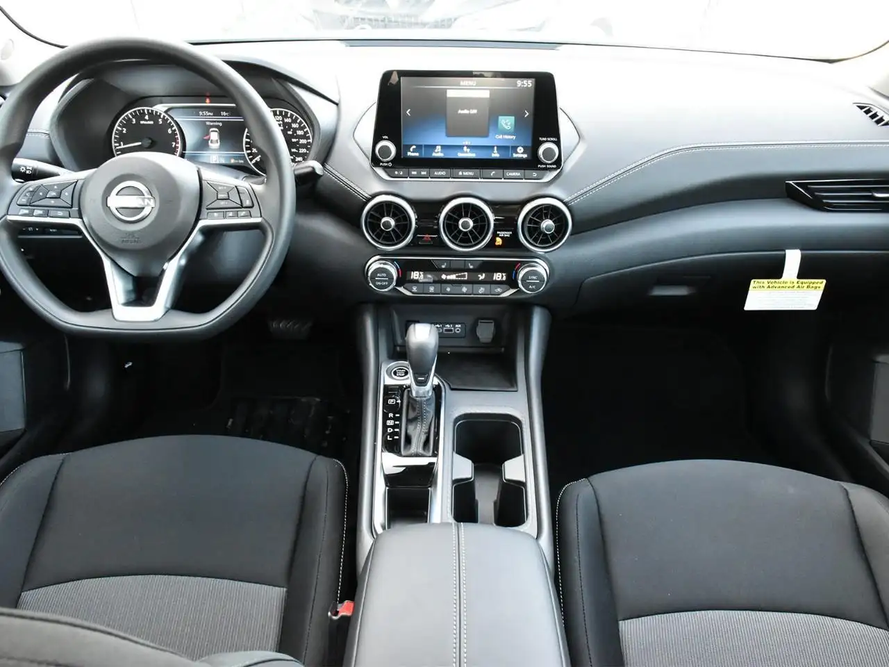 Nissan Sentra снимка Nissan Sentra