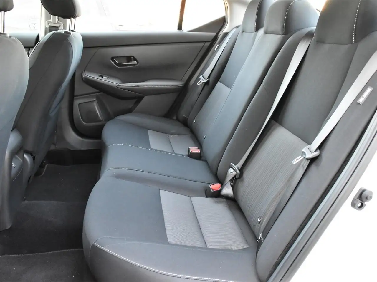 Nissan Sentra снимка Nissan Sentra