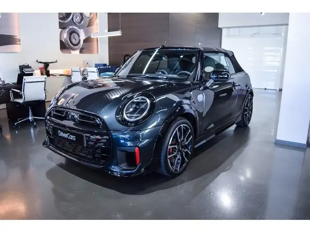 Mini Convertible view 4