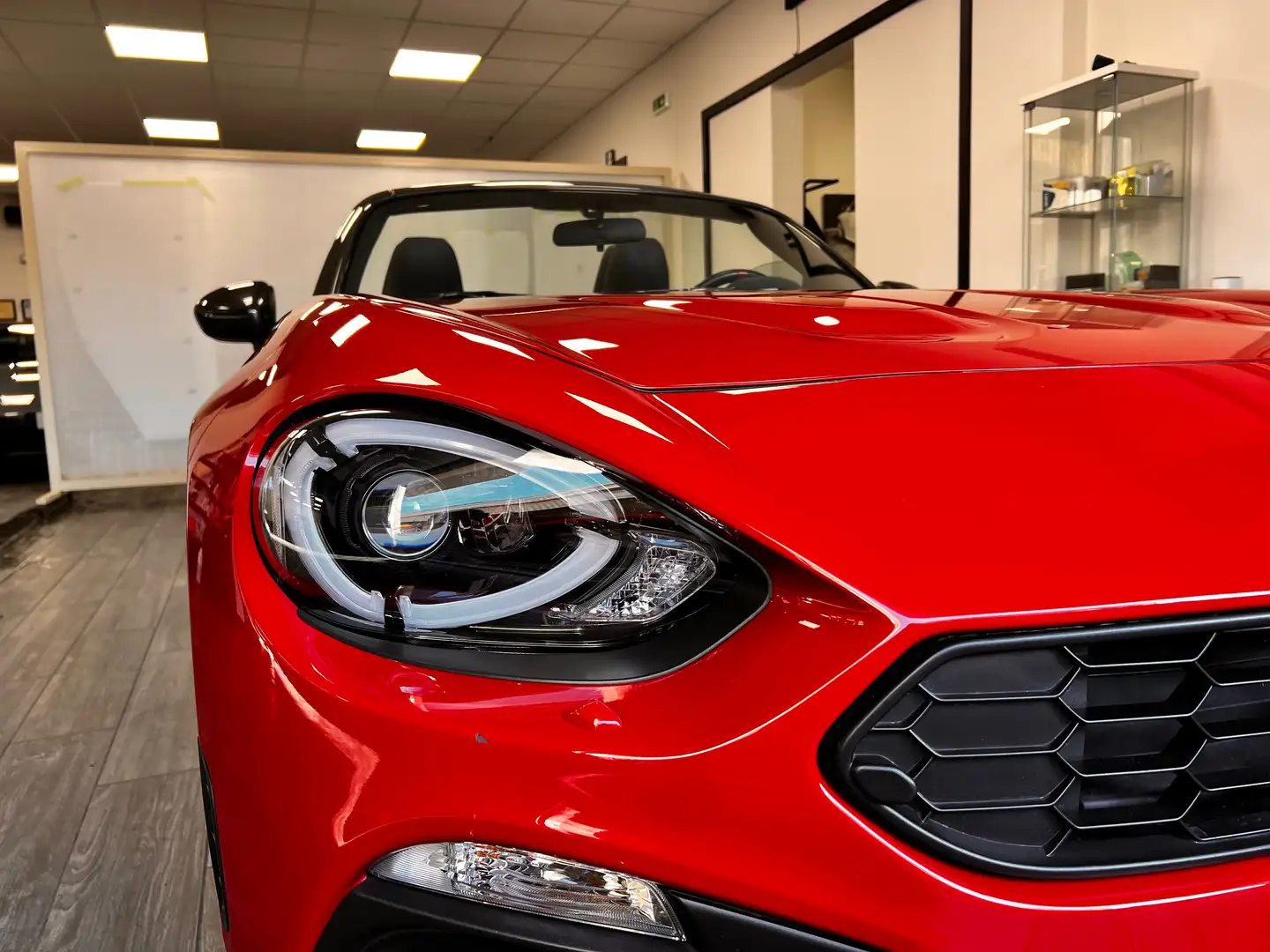 Abarth 124 Spider 124 Spider 1.4 t. m.air GT 170cv my18 NUMERATA Červená - 2