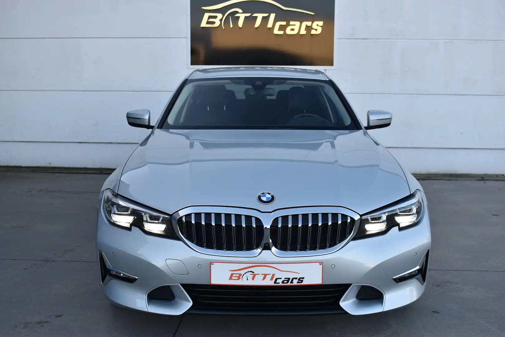 BMW 330 PHEV* Luxury-line* Virt Cockpit* Camera* KeylessGO Zilver - 2