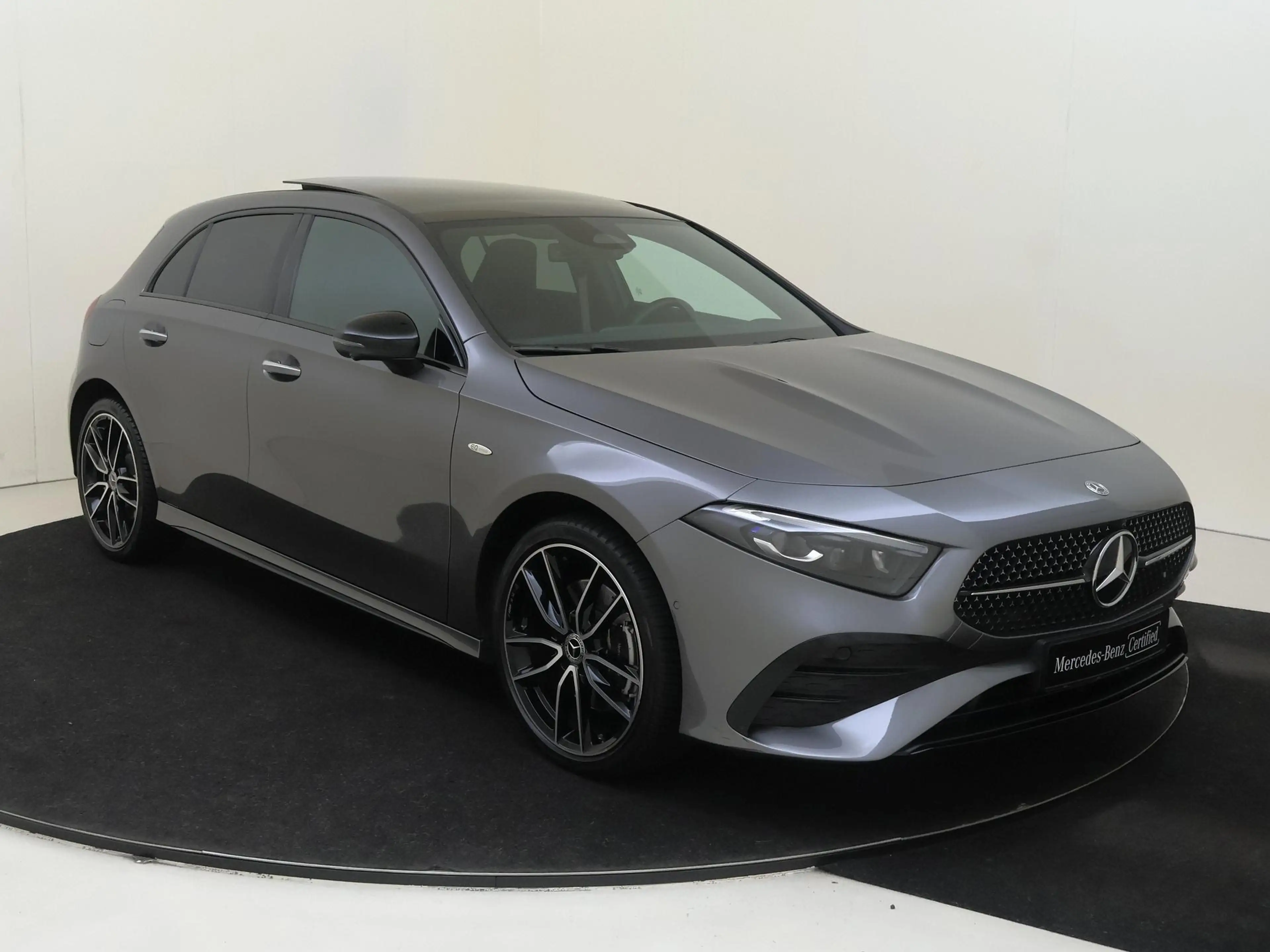 Mercedes-Benz A 250 e Business Solution AMG Panoramadak / Memorystoele — photo 2
