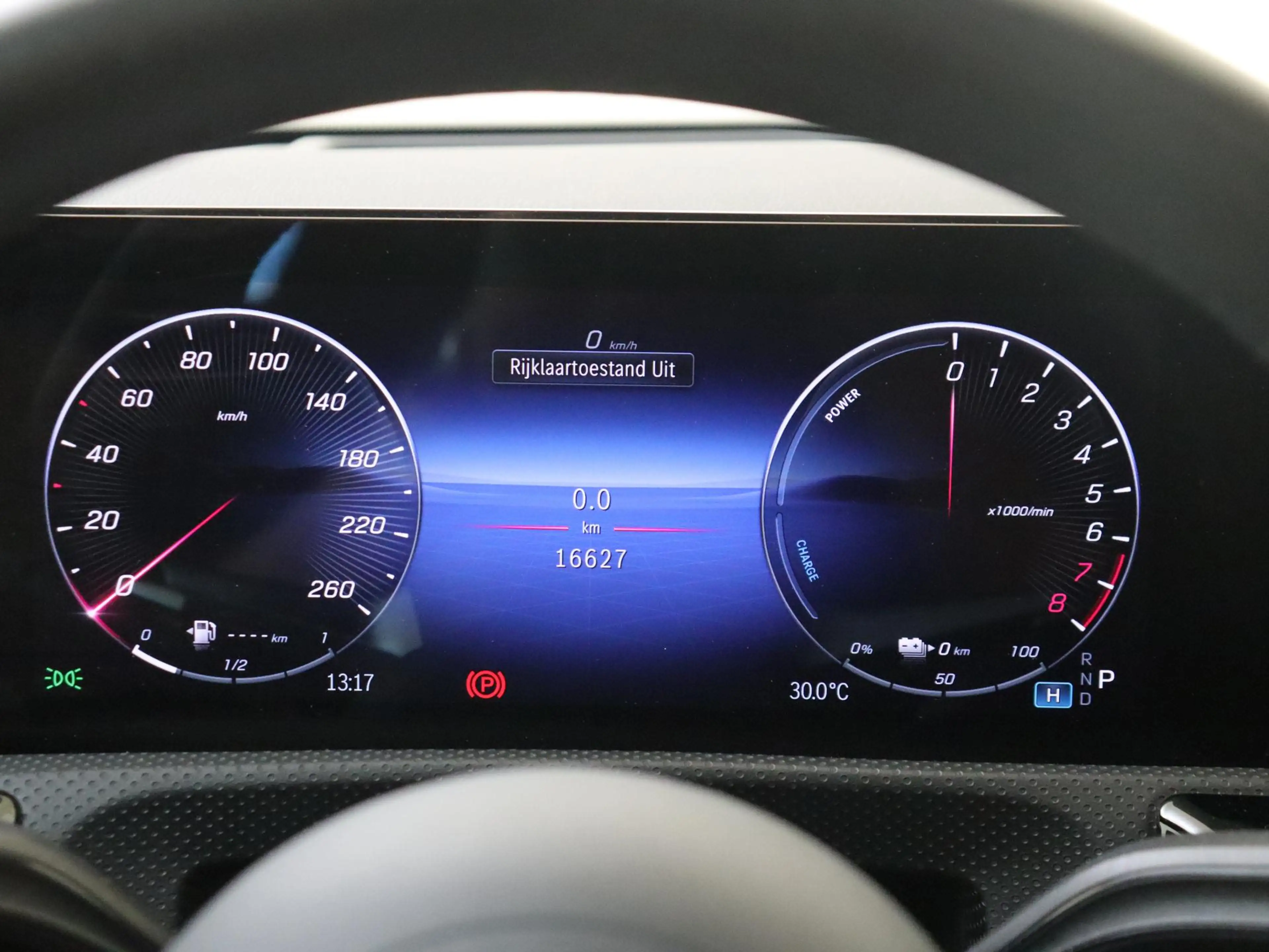 Mercedes-Benz A 250 e Business Solution AMG Panoramadak / Memorystoele — photo 12