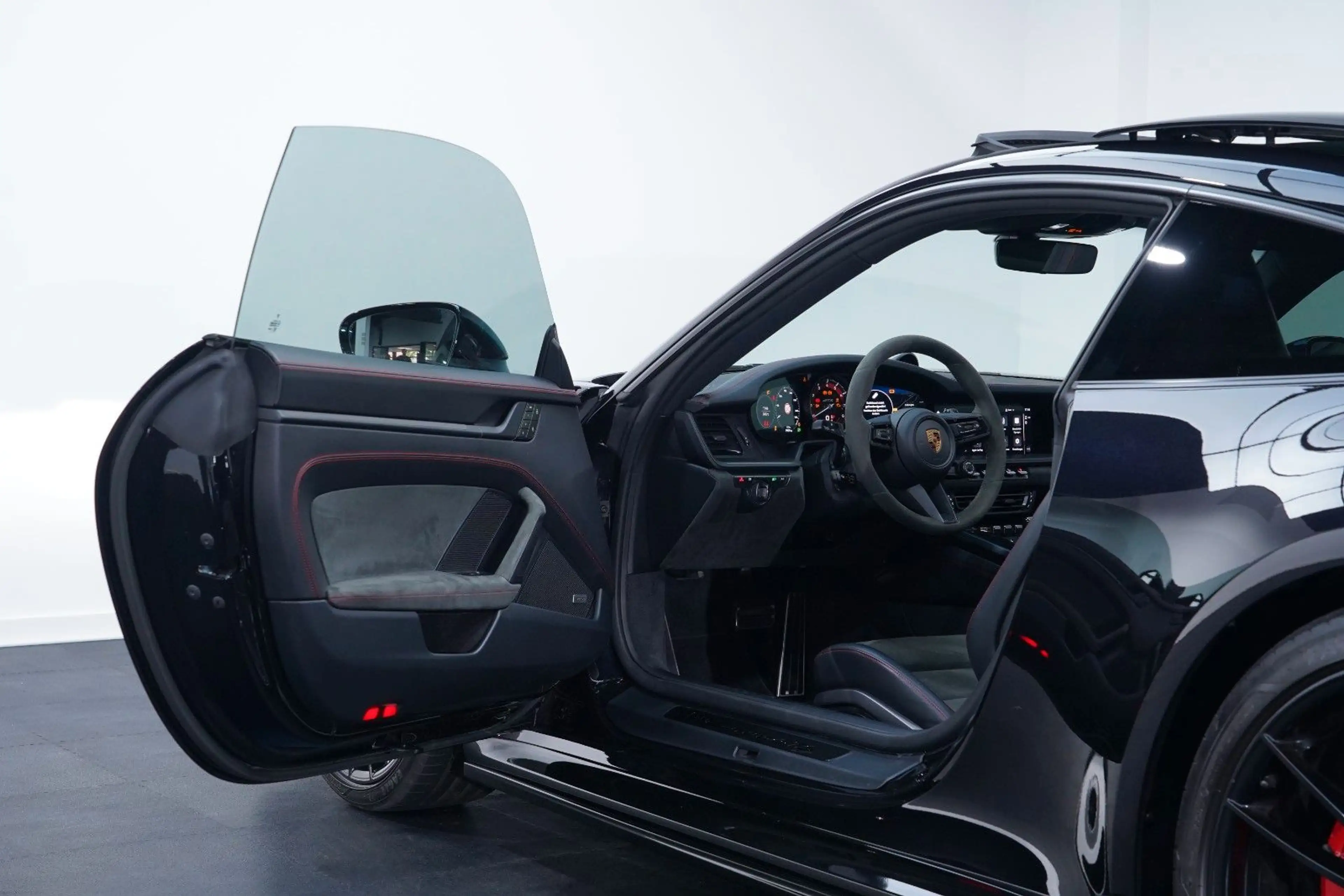 Porsche 992 911 992 GTS Coupé BOSE/LIFT/18-W/INNO-DRIVE/PDLS — photo 8