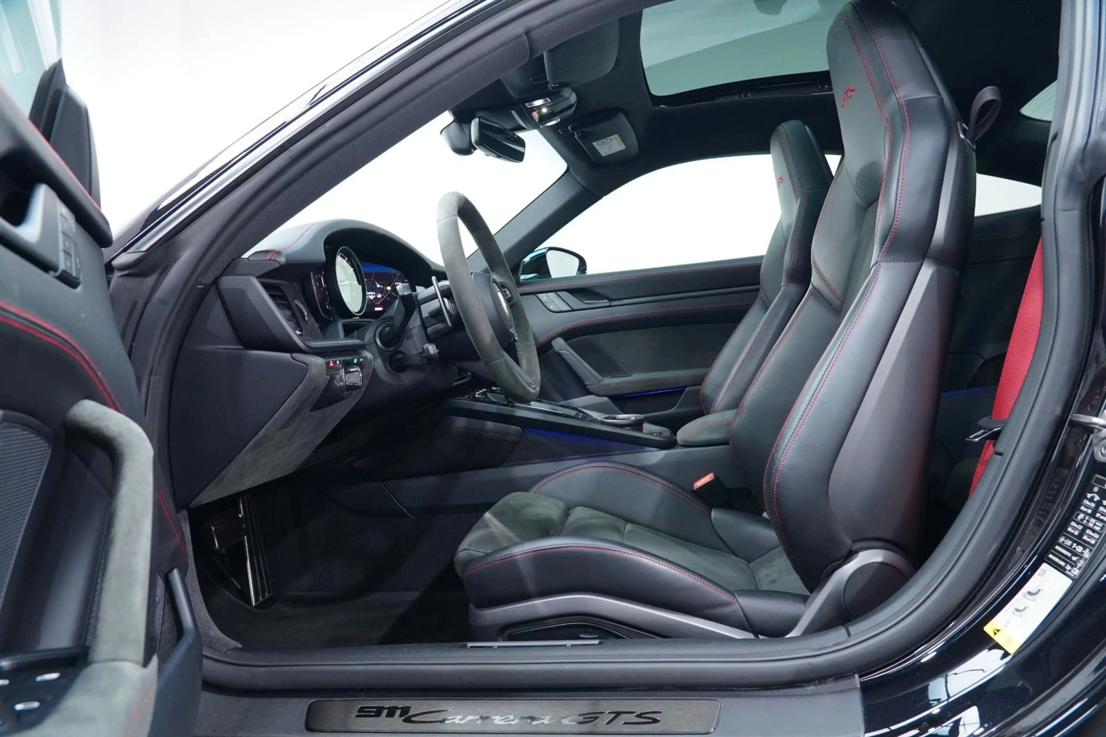 Porsche 992 911 992 GTS Coupé BOSE/LIFT/18-W/INNO-DRIVE/PDLS — photo 11