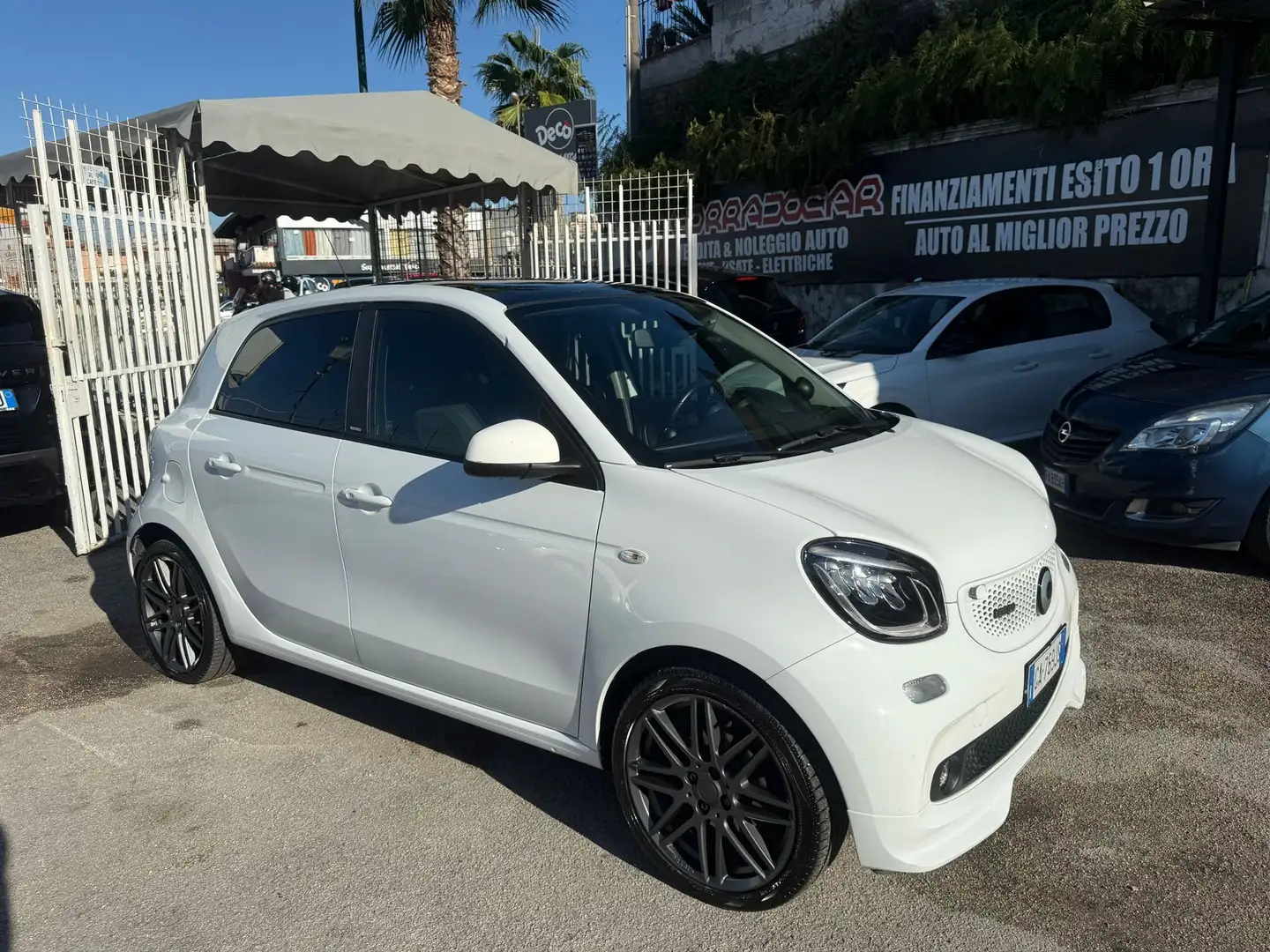 smart forFour 0.9 110CV BRABUS NAVI Blanc - 1