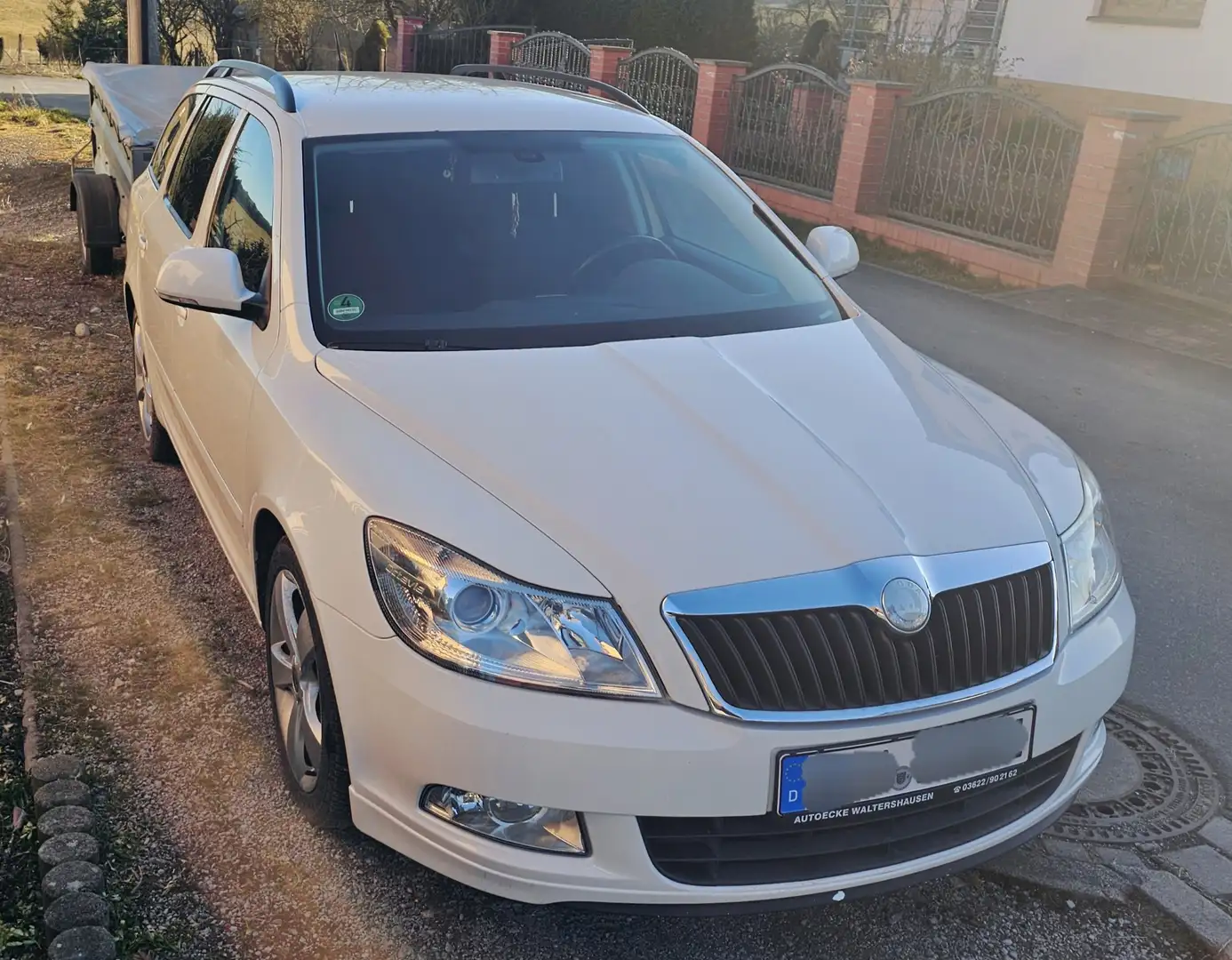 Skoda Octavia Octavia Combi 1.4 TSI SPORT EDITION 8 fach Bereift Weiß - 1