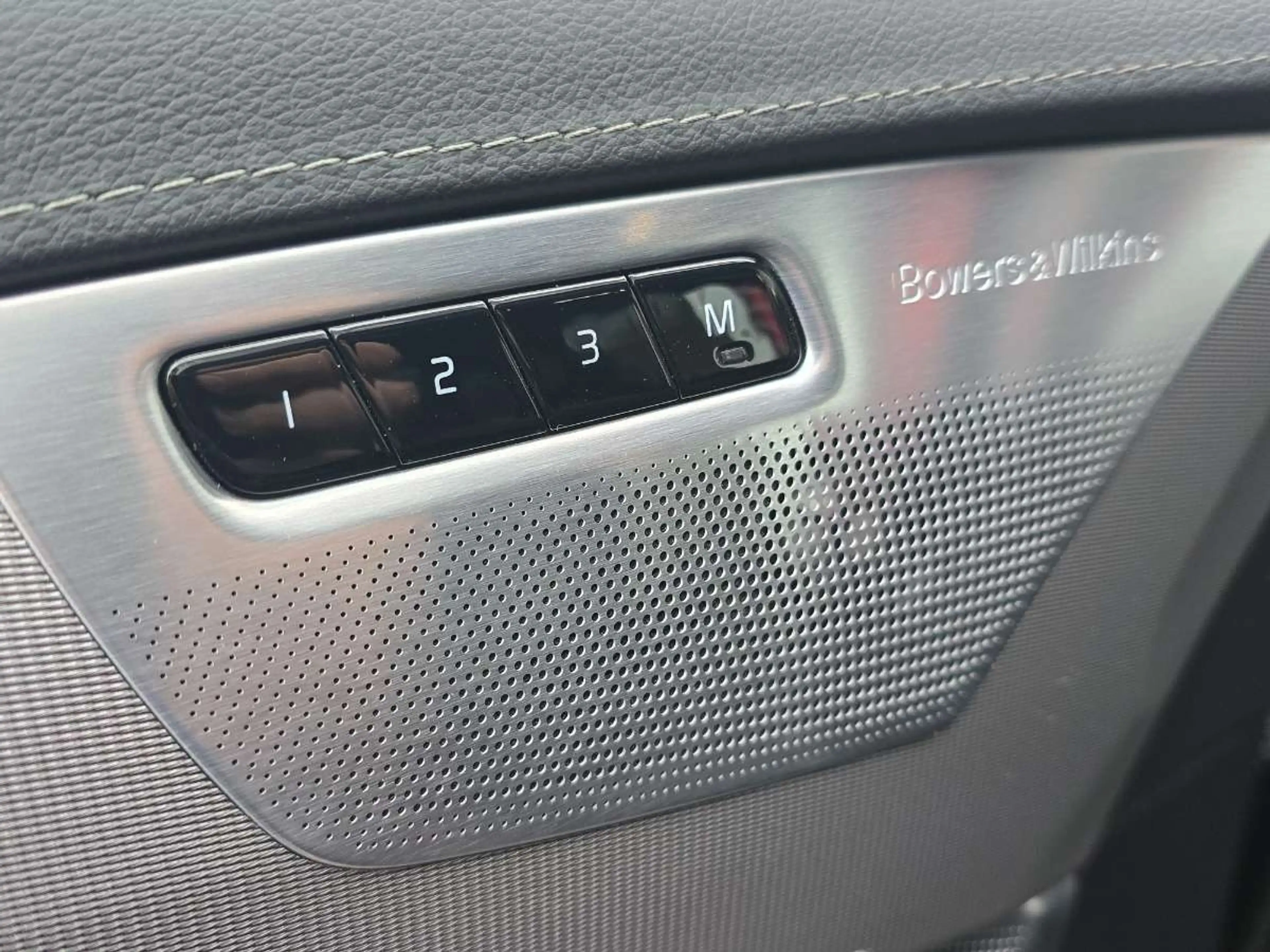 Volvo XC90 AWD Inscription VOLLAUSSTATTUNG MOTOR NEU BEI 5... — photo 9