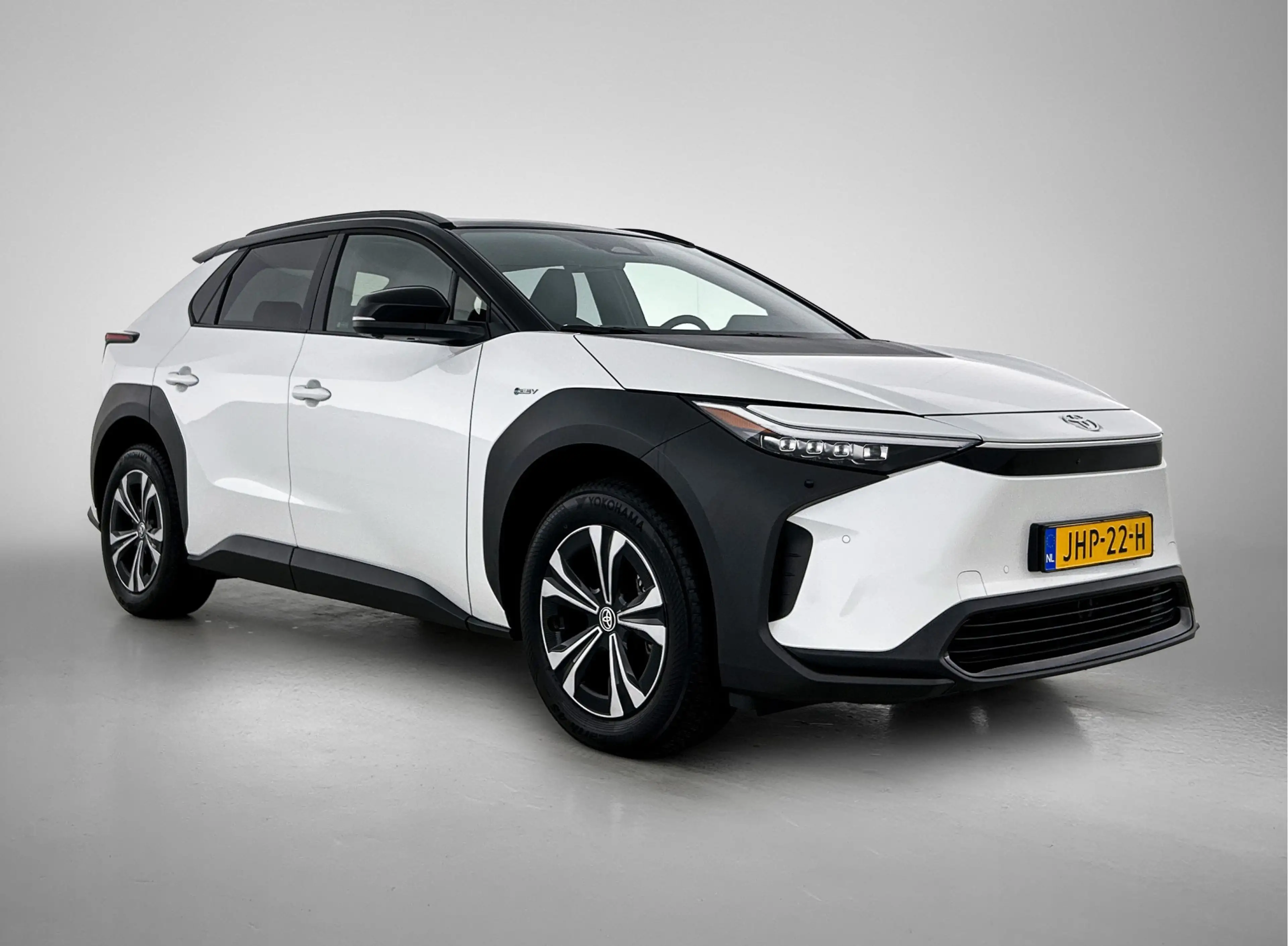 Toyota bZ4X Dynamic 71 kWh Bi-Tone | BTW voertuig | Panoramada — photo 16