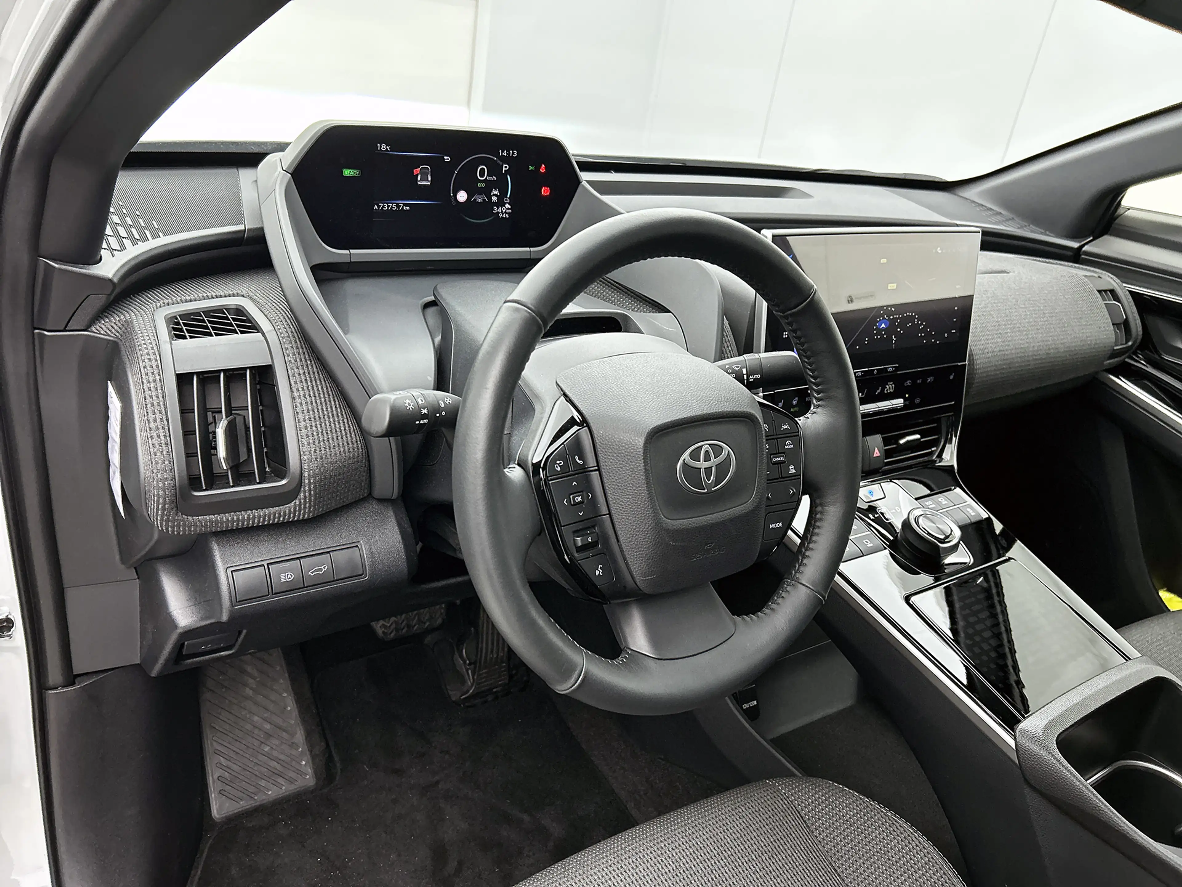 Toyota bZ4X Dynamic 71 kWh Bi-Tone | BTW voertuig | Panoramada — photo 21