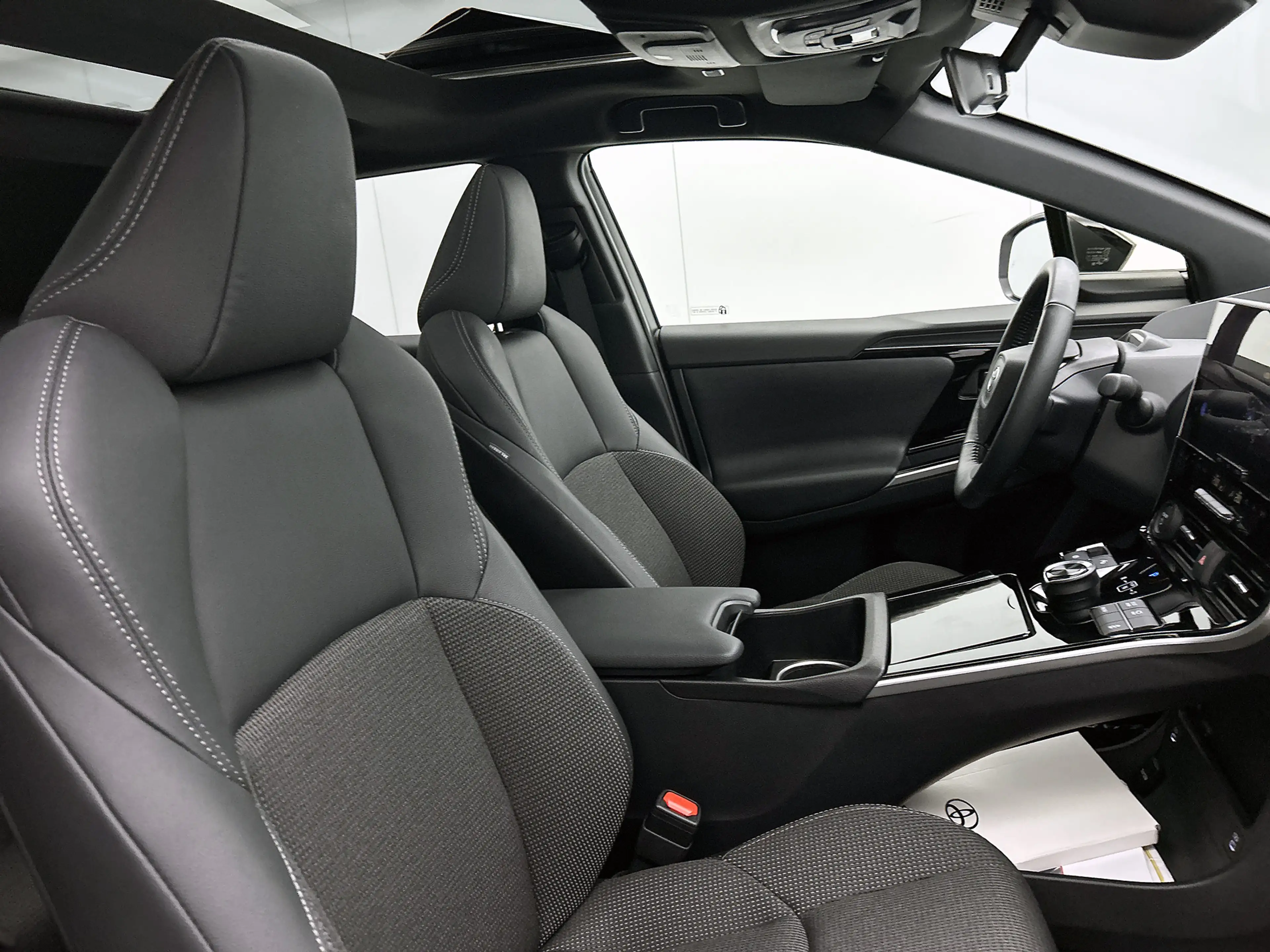 Toyota bZ4X Dynamic 71 kWh Bi-Tone | BTW voertuig | Panoramada — photo 33