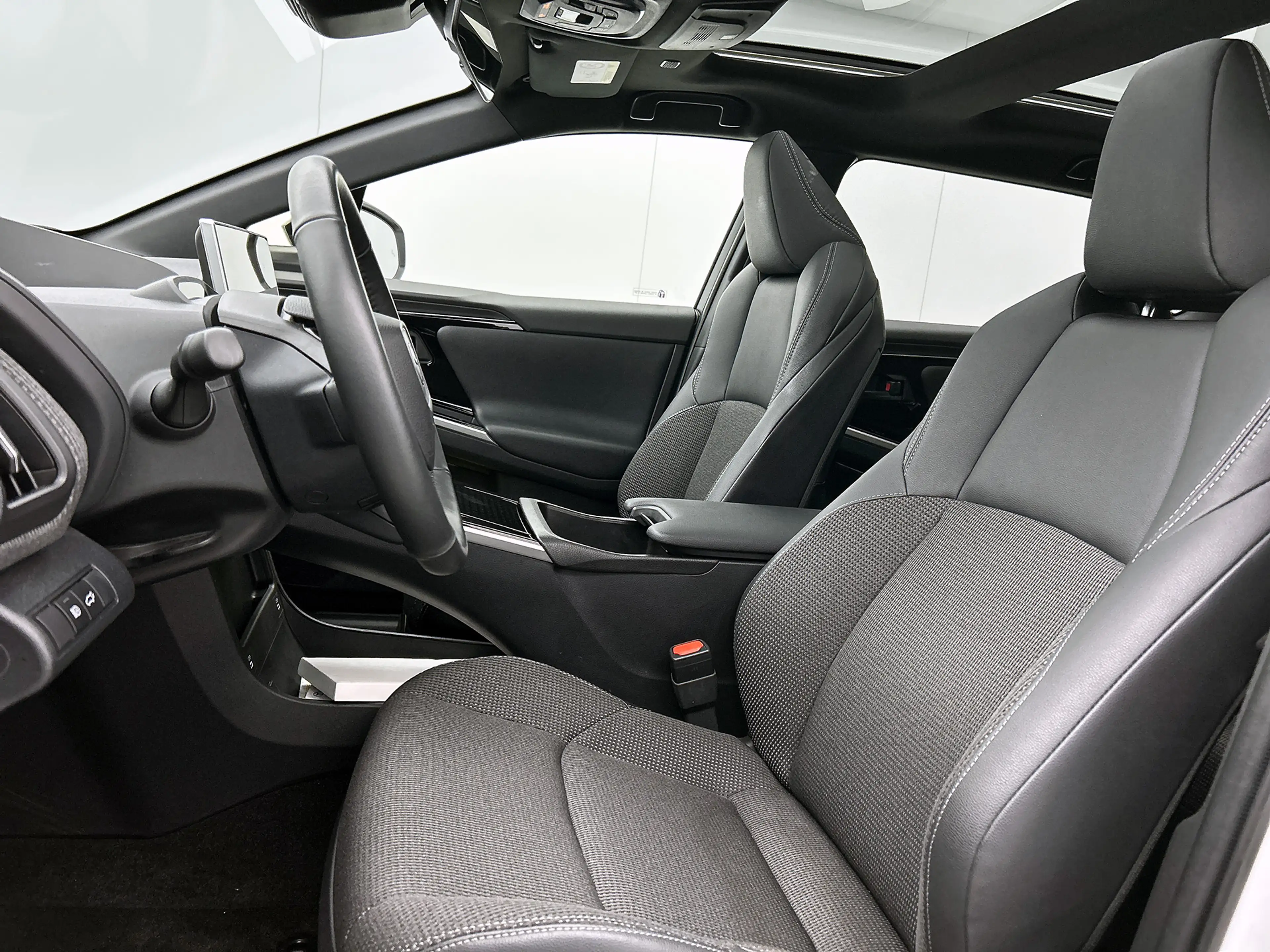 Toyota bZ4X Dynamic 71 kWh Bi-Tone | BTW voertuig | Panoramada — photo 18