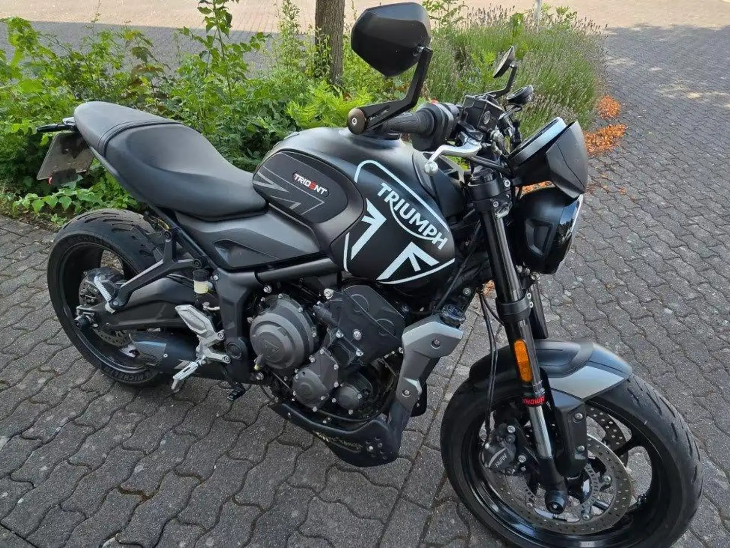 Triumph Trident 660 BLACK MATT mit vielen Extras Fekete - 1