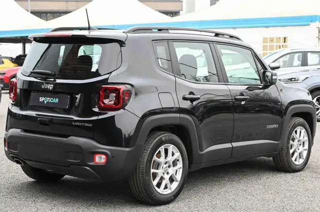 Jeep Renegade view 3