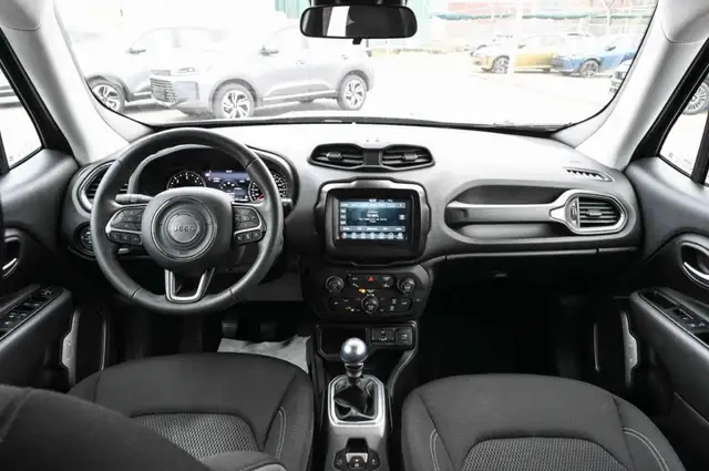 Jeep Renegade view 7
