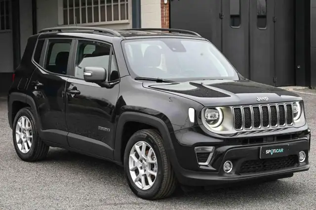 Jeep Renegade view 2