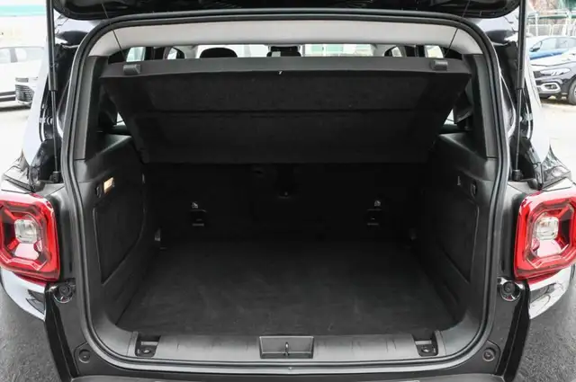 Jeep Renegade view 5