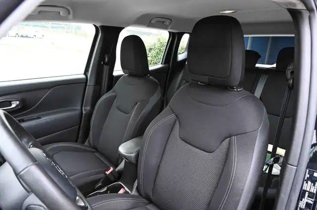 Jeep Renegade view 10