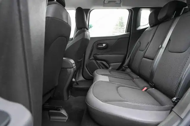 Jeep Renegade view 11