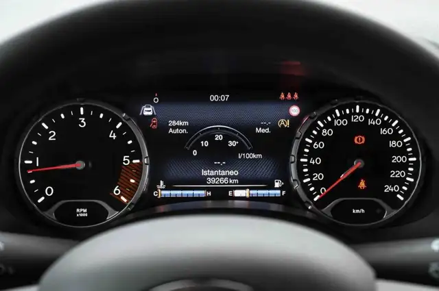 Jeep Renegade view 13