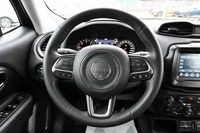 Jeep Renegade view 12