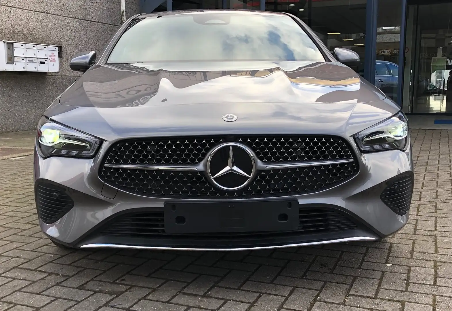 Mercedes-Benz CLA 180 Smartphone Integration| Camera| Winter Pack| 18" Gris - 2