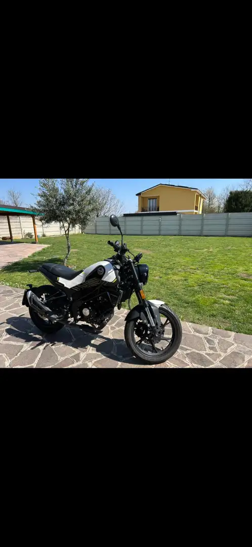 Benelli Leoncino 125 - 1