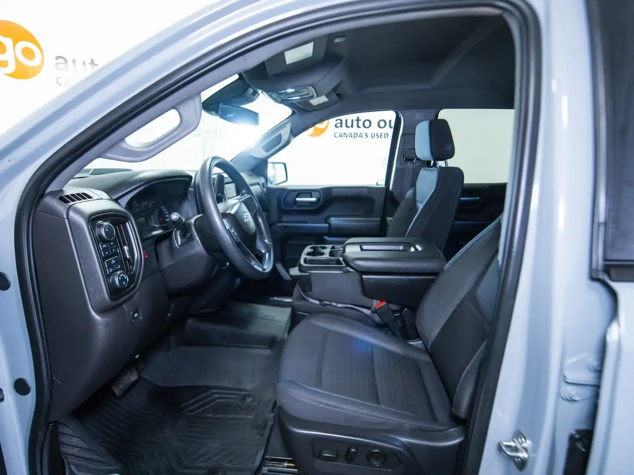 Chevrolet Silverado 1500 снимка Chevrolet Silverado 1500