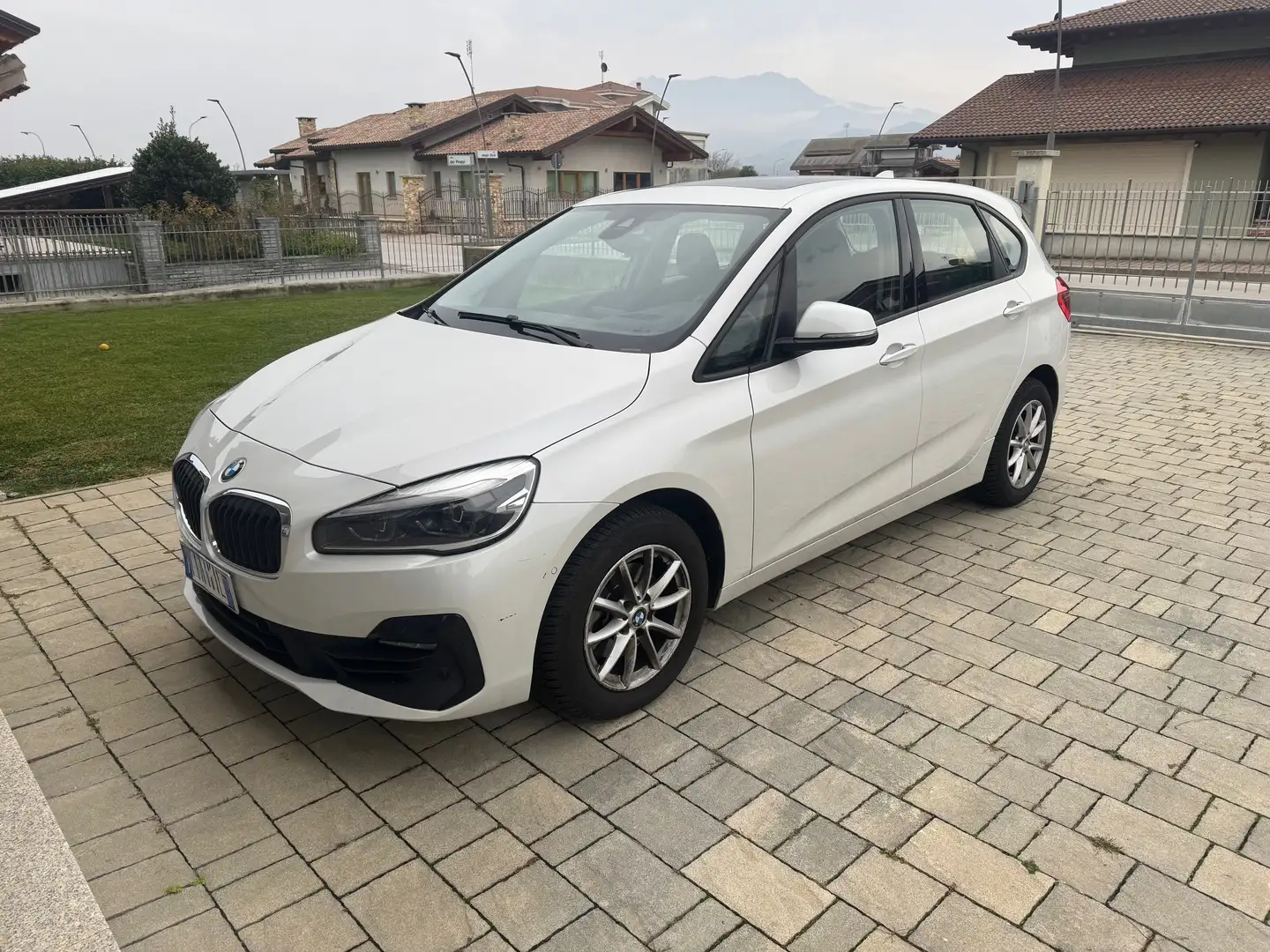BMW 218 218i Active Tourer Advantage 140cv auto Bianco - 1