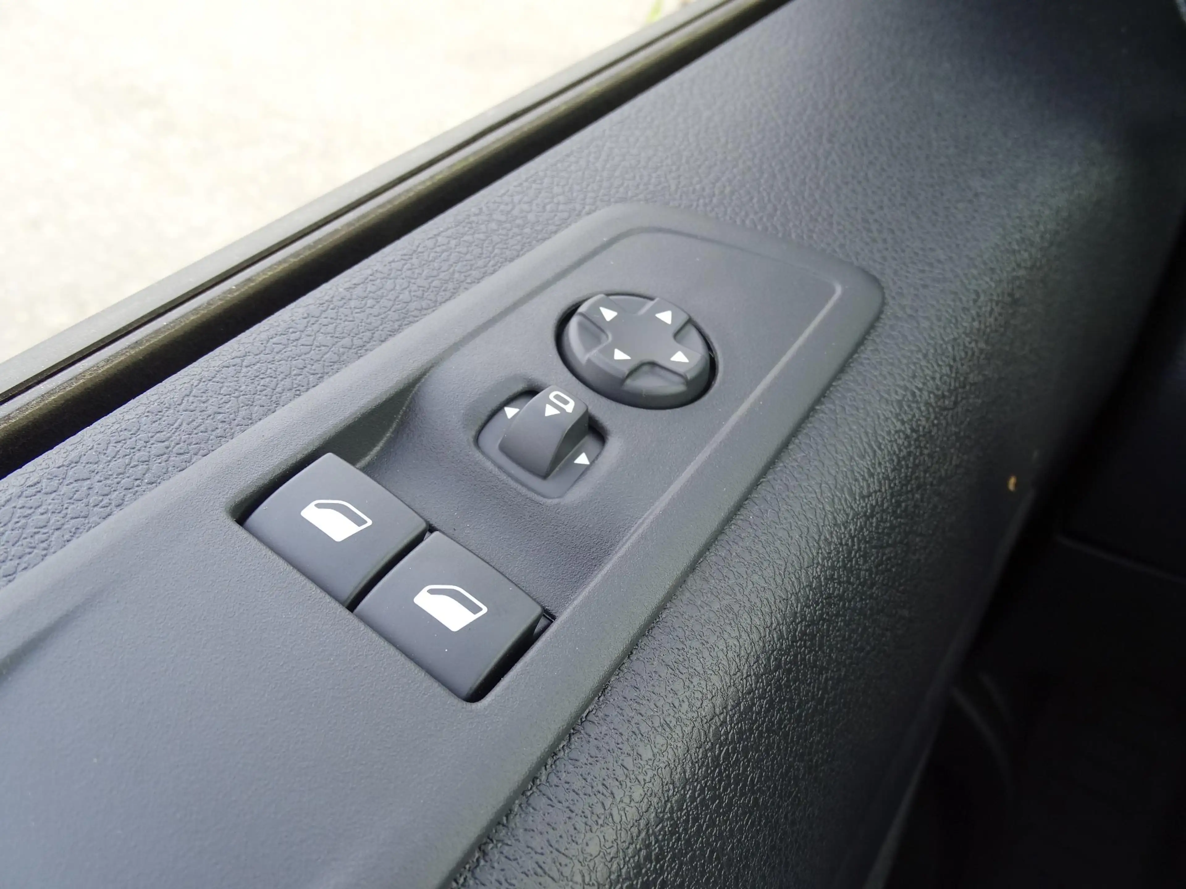 Peugeot Expert Long DC L3 2.2 BlueHDi 180 EAT8 — photo 13