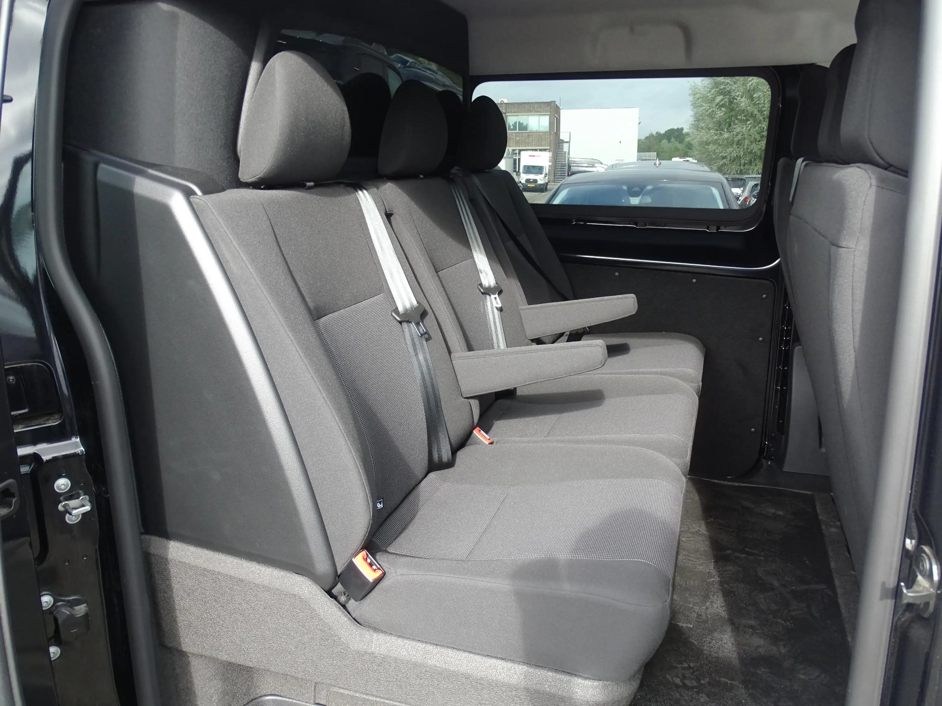 Peugeot Expert Long DC L3 2.2 BlueHDi 180 EAT8 — photo 7