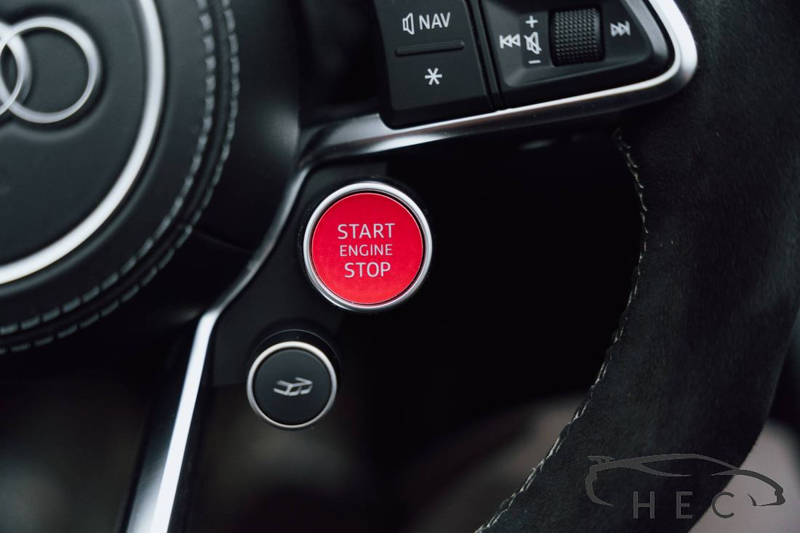 Audi R8 Spyder - RWD 5.2 — photo 32