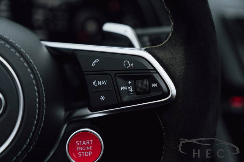 Audi R8 Spyder - RWD 5.2 — photo 33