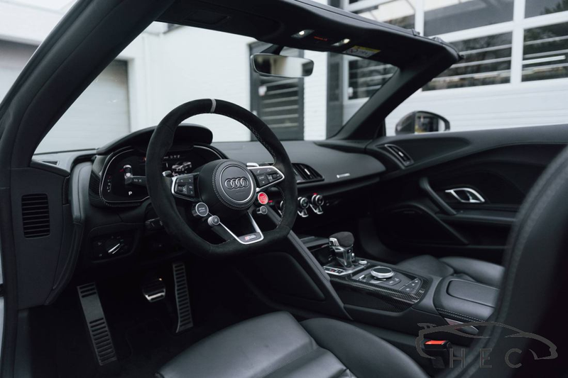 Audi R8 Spyder - RWD 5.2 — photo 27
