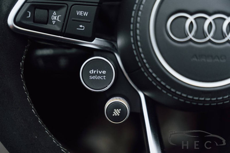 Audi R8 Spyder - RWD 5.2 — photo 31