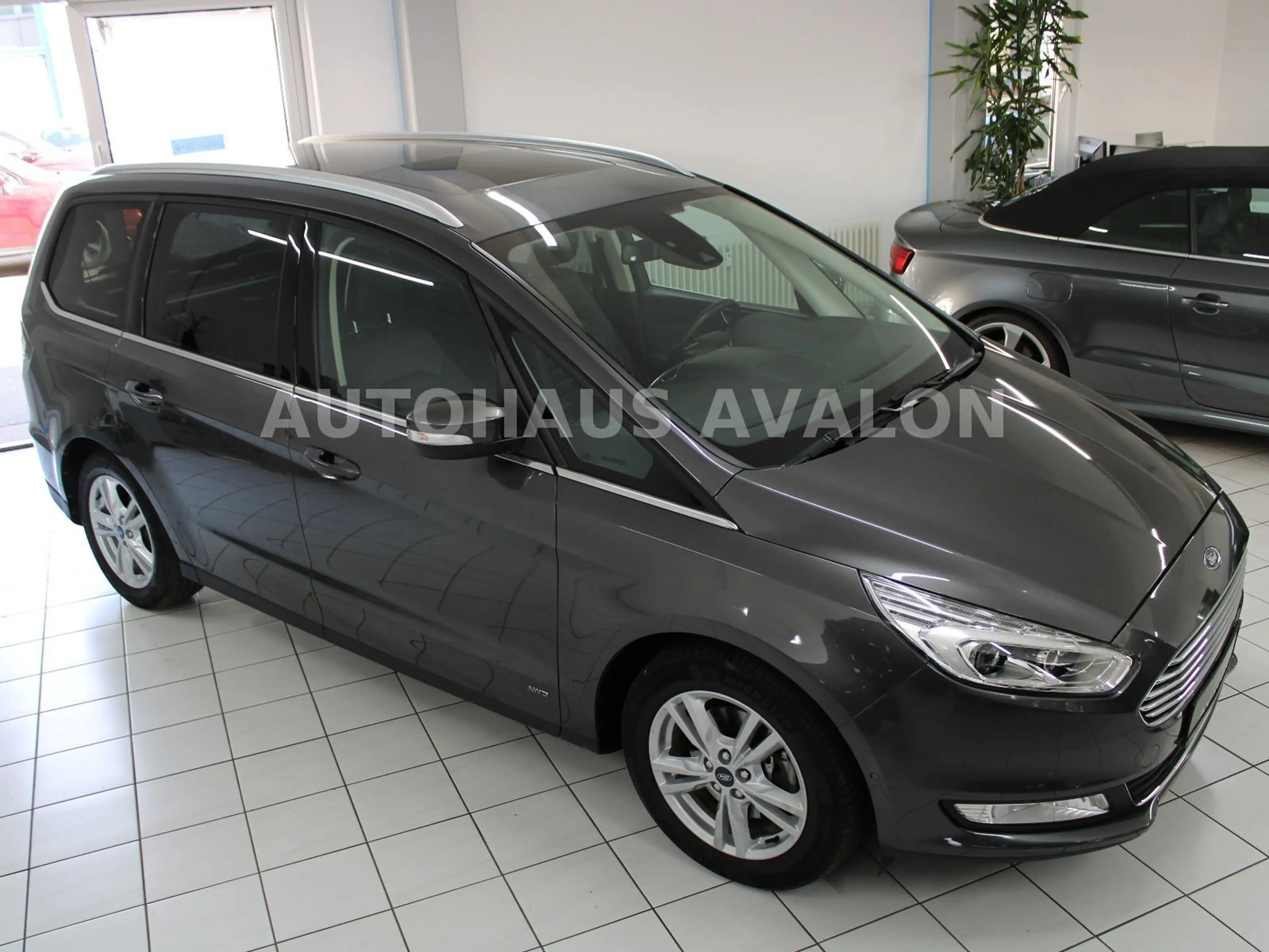 Ford Galaxy 2.0 AWD TITANIUM*7-SITZER~LEDER~PANO~AHK — photo 4