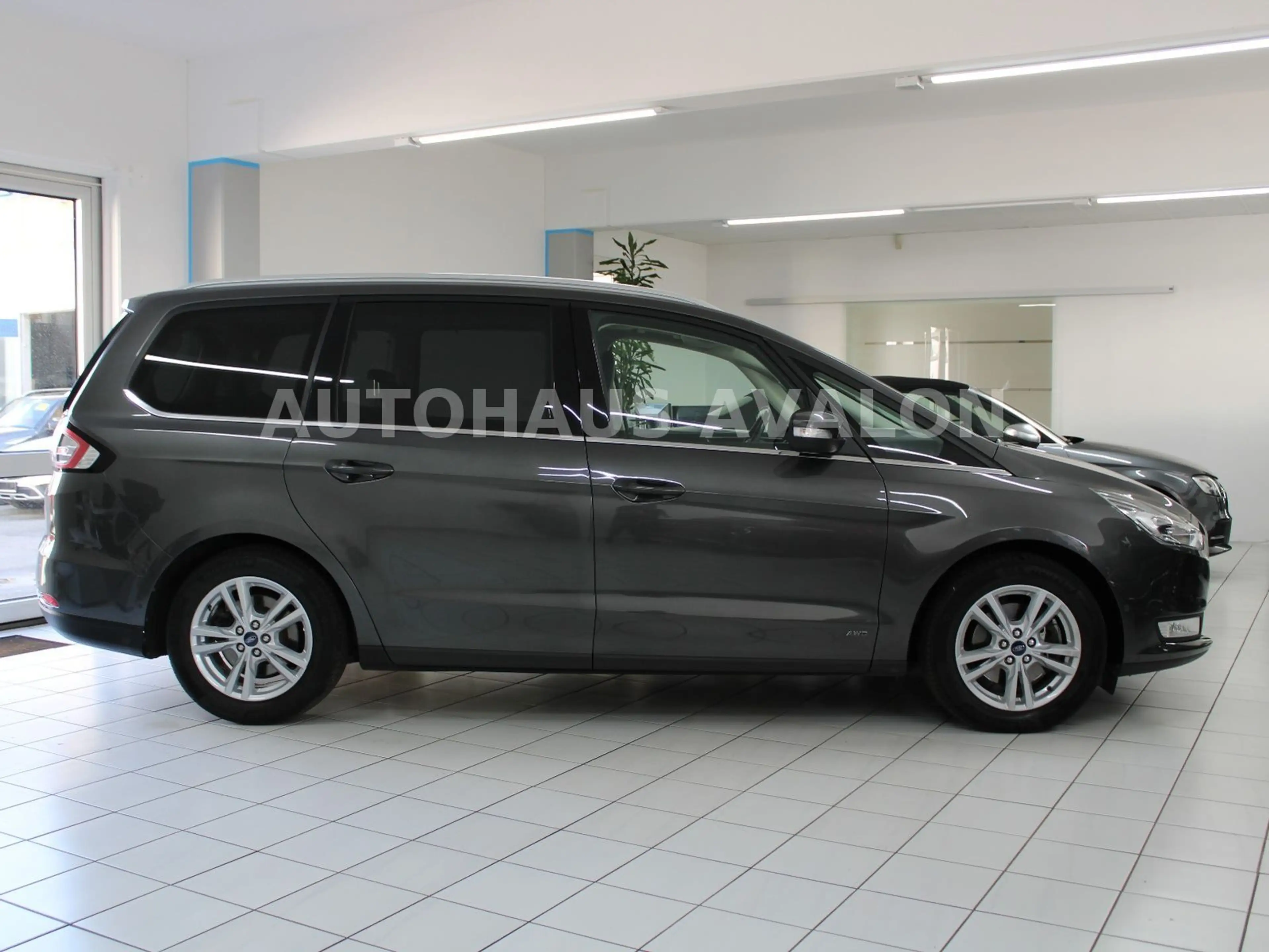 Ford Galaxy 2.0 AWD TITANIUM*7-SITZER~LEDER~PANO~AHK — photo 3